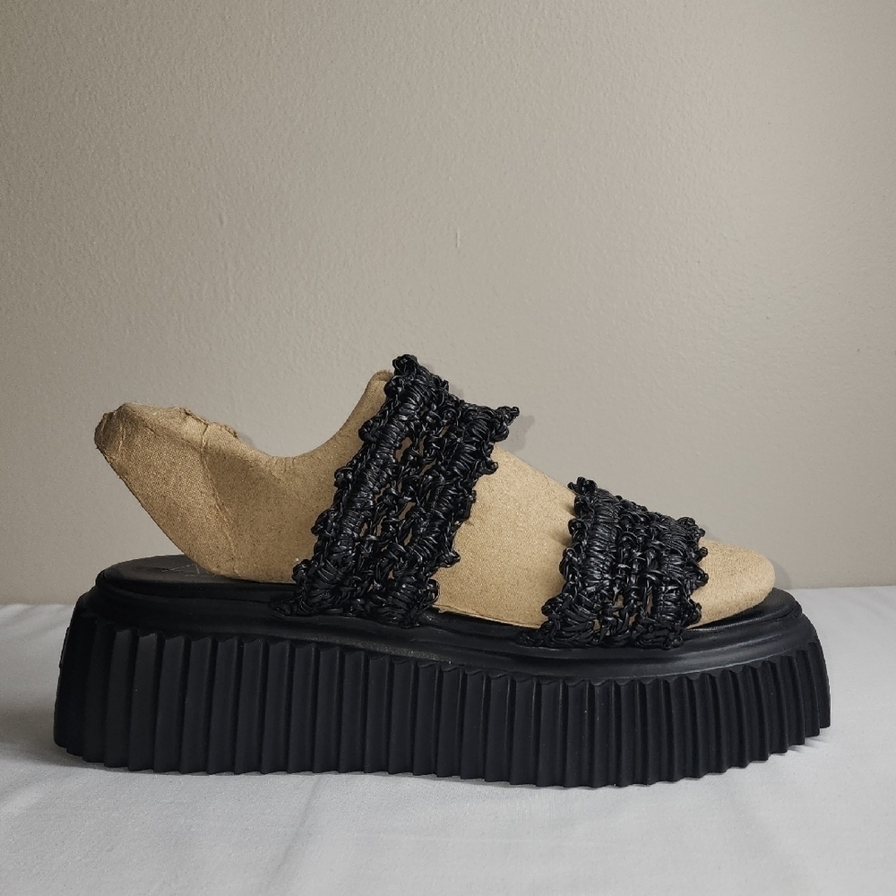 AGL BRAND NEW Stylish Black  Women's Platform Shoes